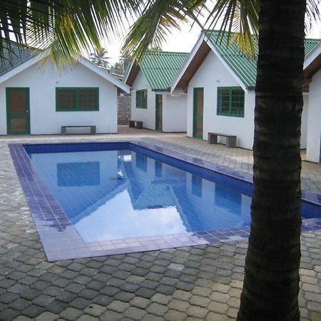 Avakasha Beach Resort Panadura Exterior photo